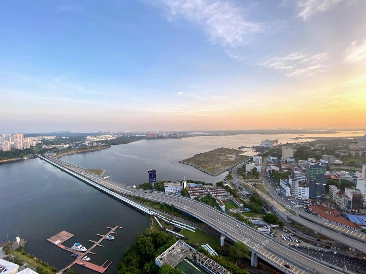 R&F Princess Cove Jb Apartment Suites By Sc Homestay 新山 外观 照片